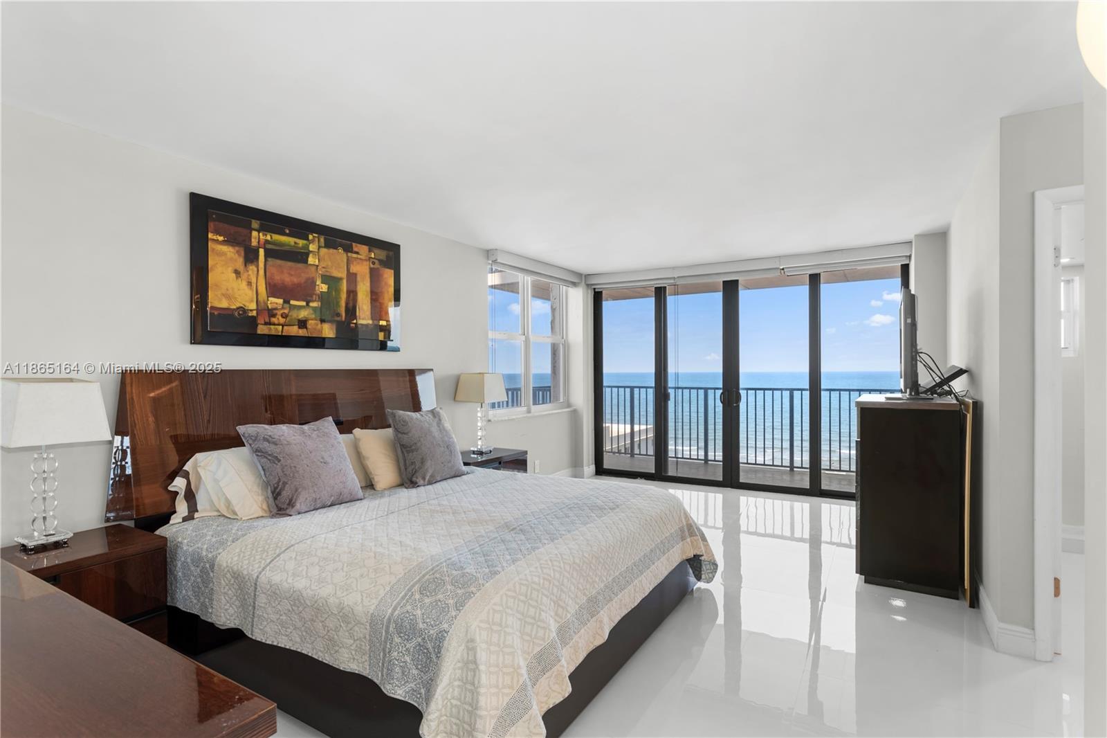 QUADOMAIN TOWER I AND IV - Residential