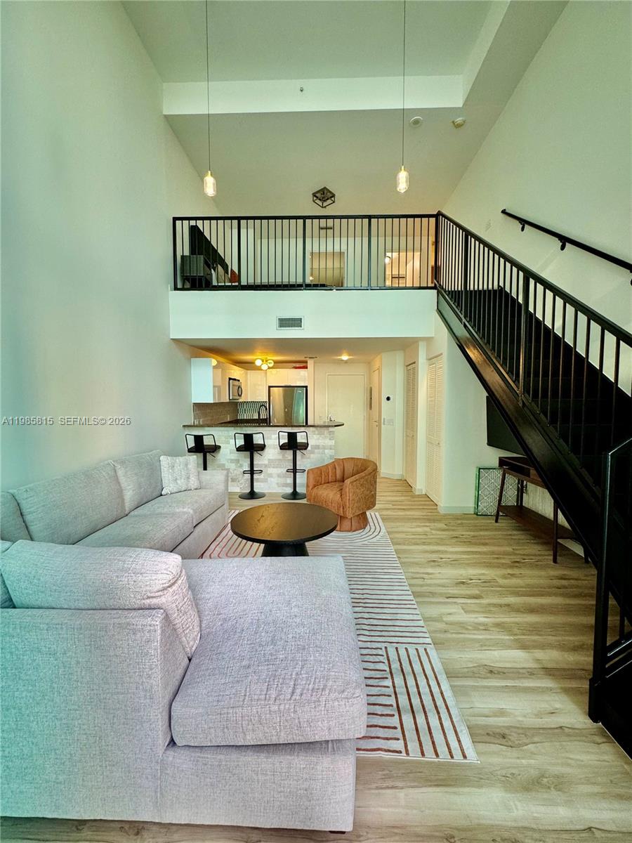 MET 1 CONDO - Residential