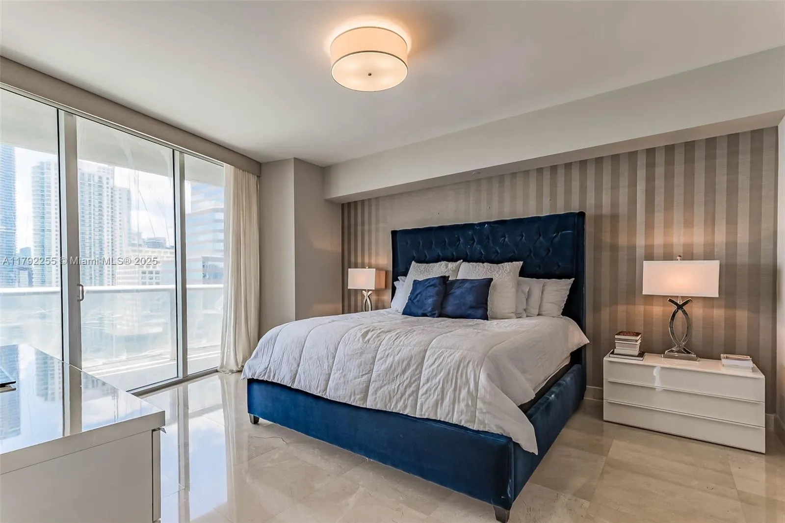 Miami, Florida 33131, United States, 3 Bedrooms Bedrooms, ,2 BathroomsBathrooms,Residential,Active,119986