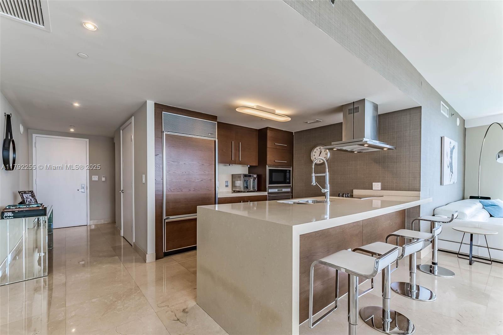 495 Brickell Ave 2801