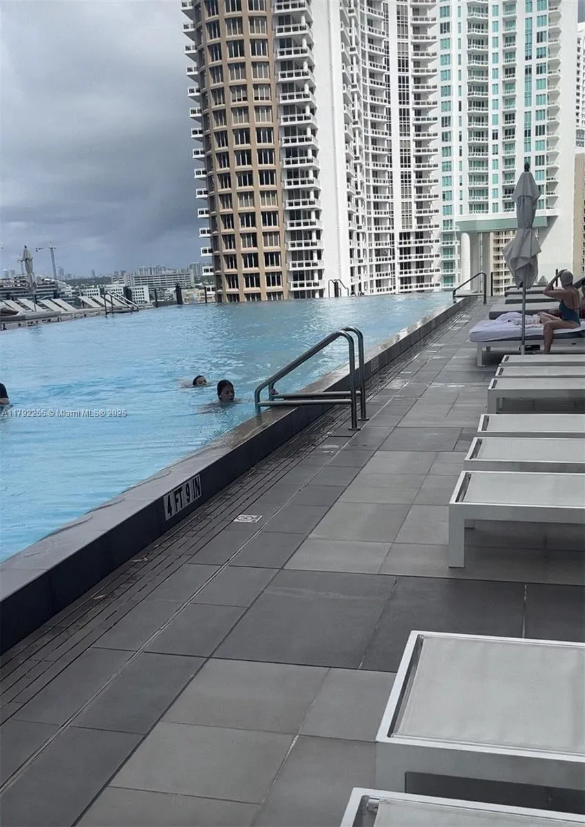 Miami, Florida 33131, United States, 3 Bedrooms Bedrooms, ,2 BathroomsBathrooms,Residential,Active,119986