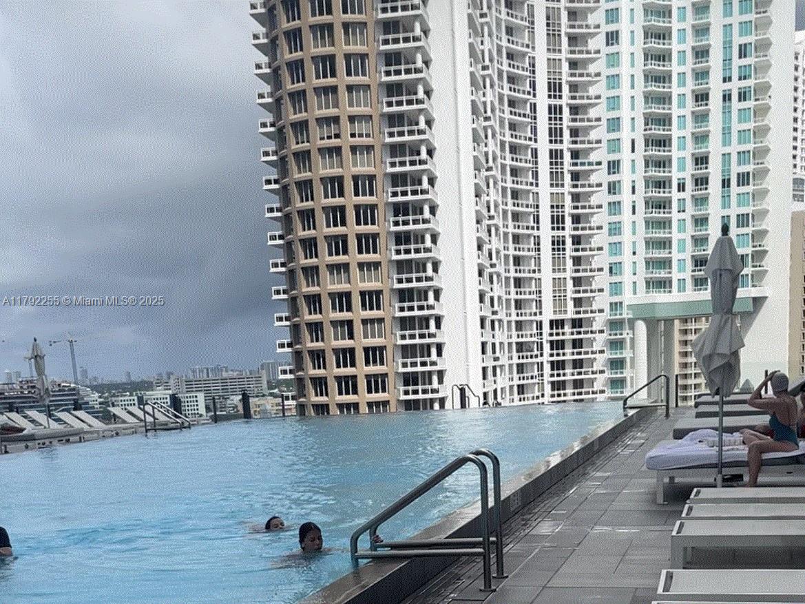 ICON BRICKELL NO TWO - Residential