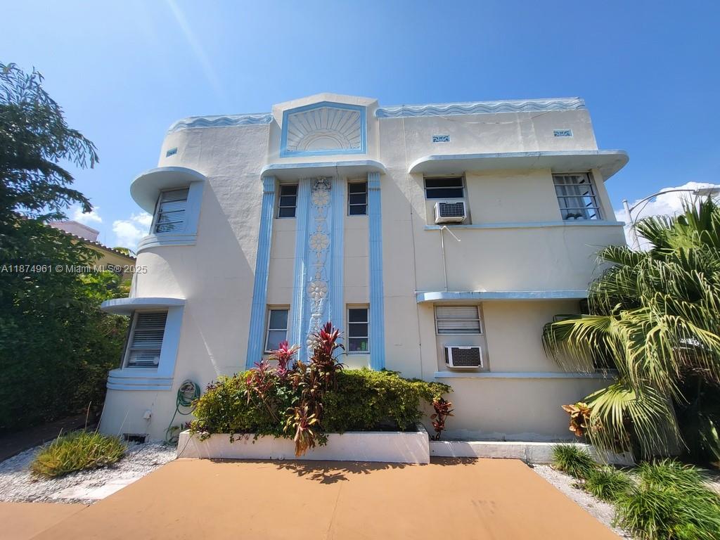 Junior one bedroom (studio) apartment in the heart of South Beach! Separate dining room/den. Walking distance to Lincoln Road, Beach, Flamingo Park, Ocean Drive and West Avenue. Lots of closets/storage. Rent price includes basic antenna TV and basic Wi-Fi access. Building has lush garden and outdoor patio area. No pets please. FAST approval!