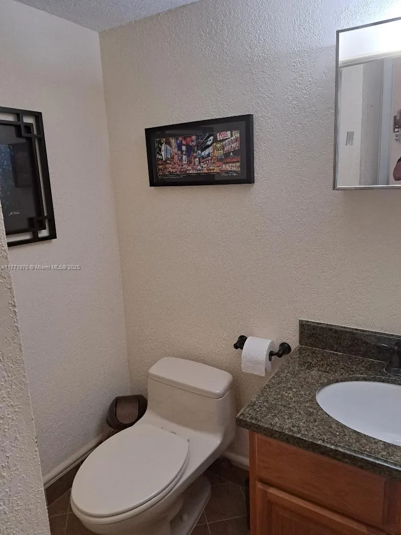 North Miami Beach, Florida 33160, United States, 1 Bedroom Bedrooms, ,1 BathroomBathrooms,Residential,Active,96759