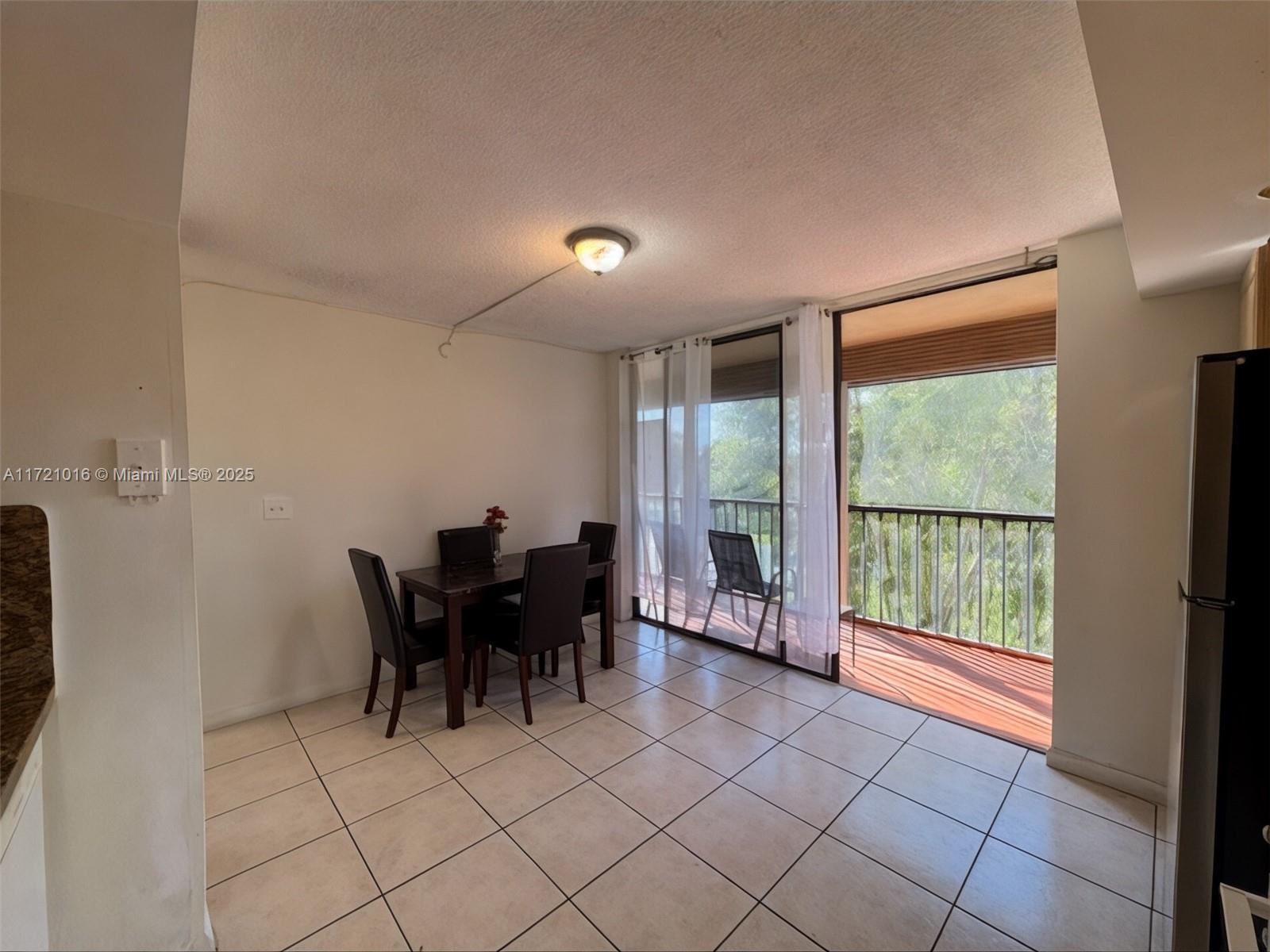 HORIZONS WEST CONDO #2 - Residential