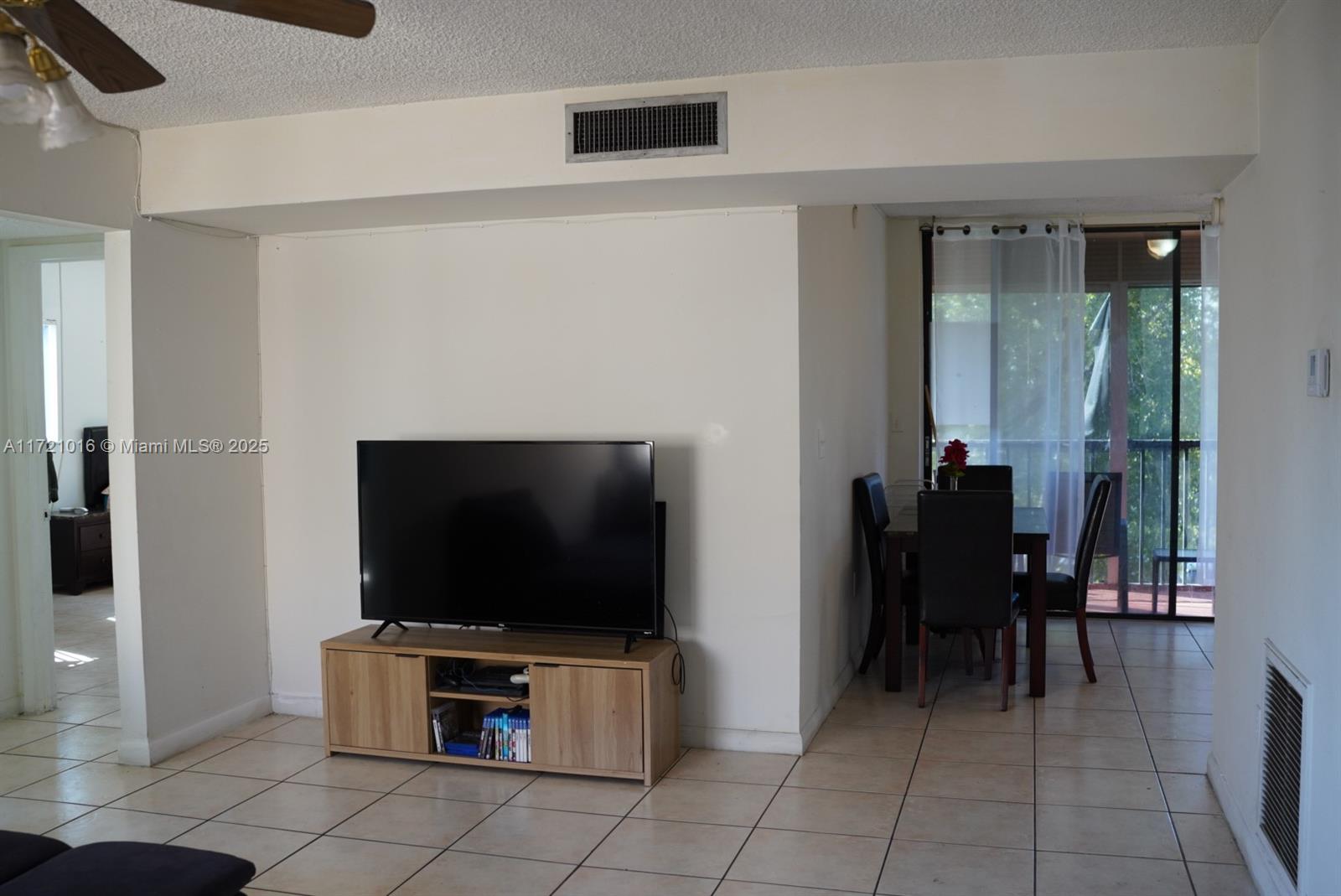 HORIZONS WEST CONDO #2 - Residential