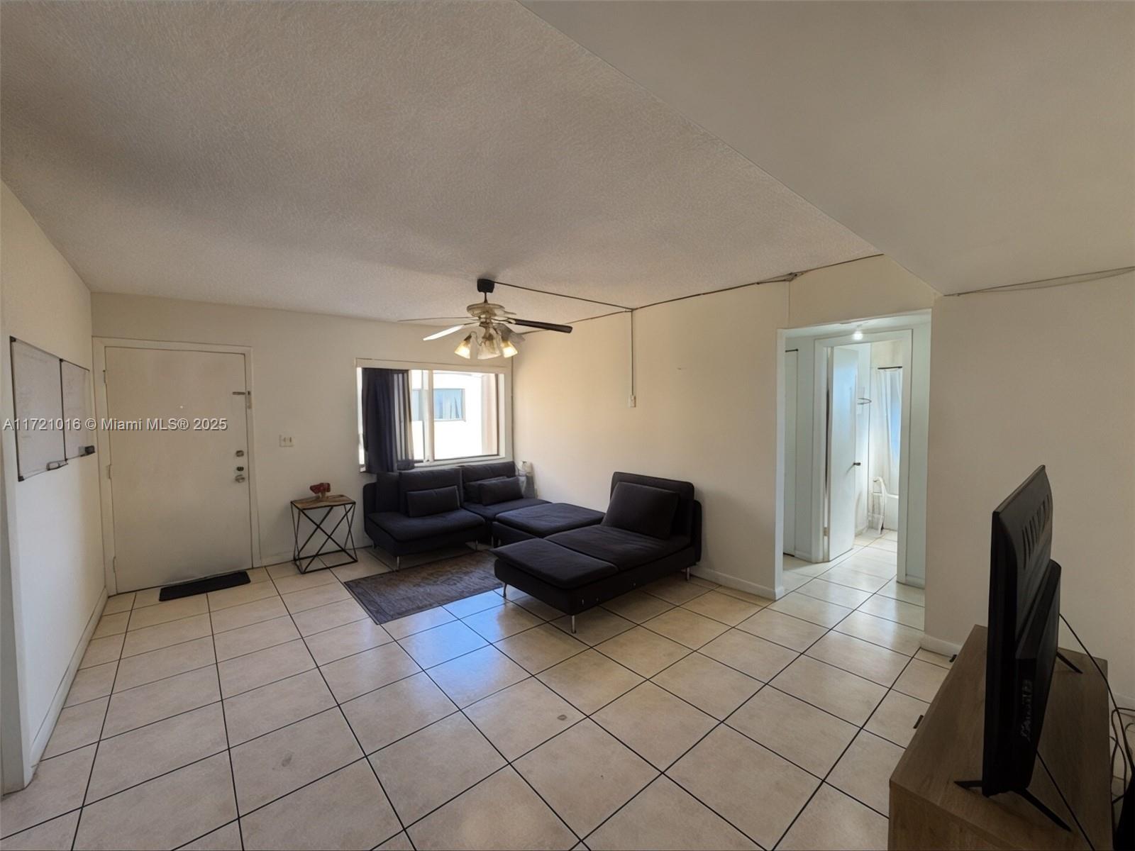 HORIZONS WEST CONDO #2 - Residential