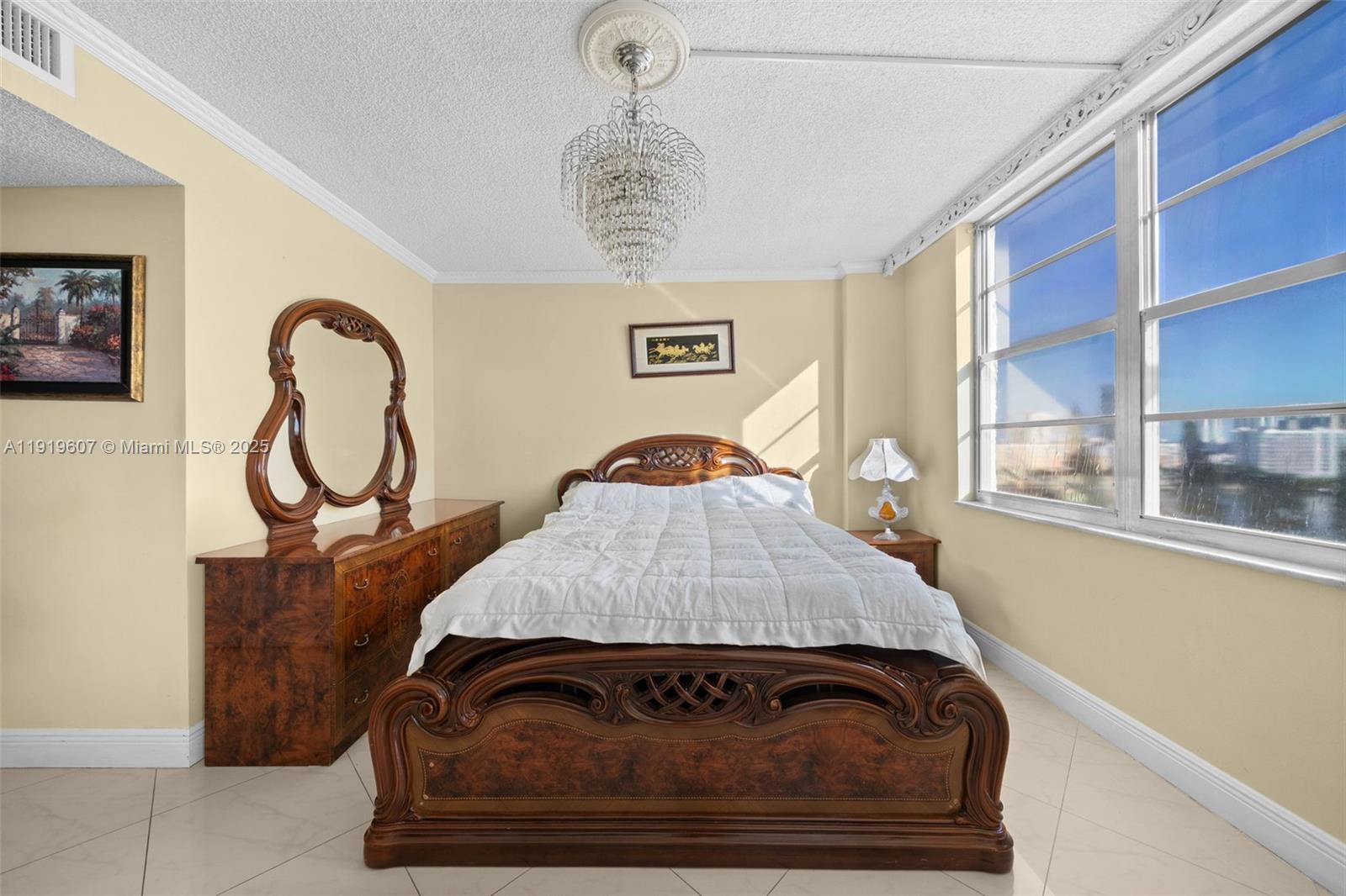 WINSTON TOWERS 500 CONDO - Residential