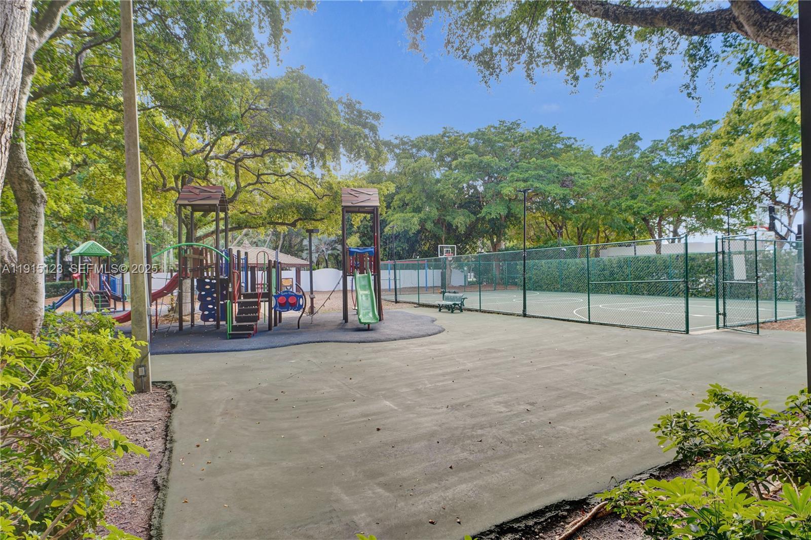 TOWERS OF QUAYSIDE - Residential