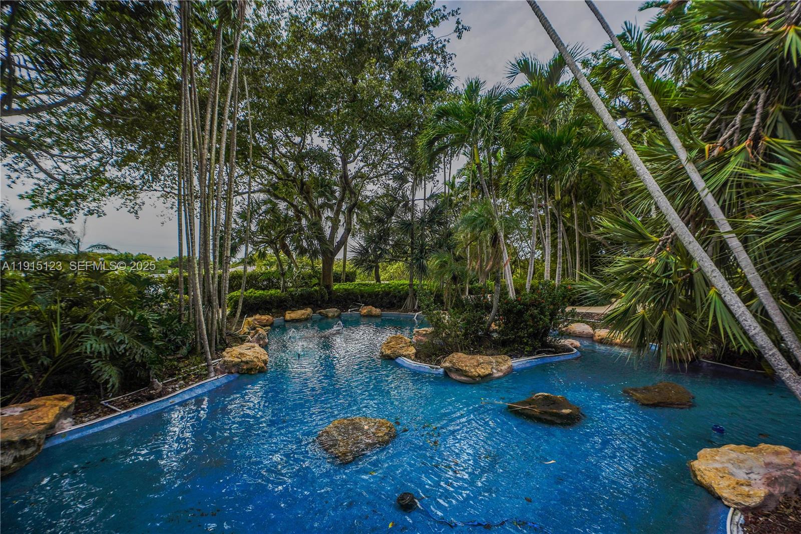 TOWERS OF QUAYSIDE - Residential