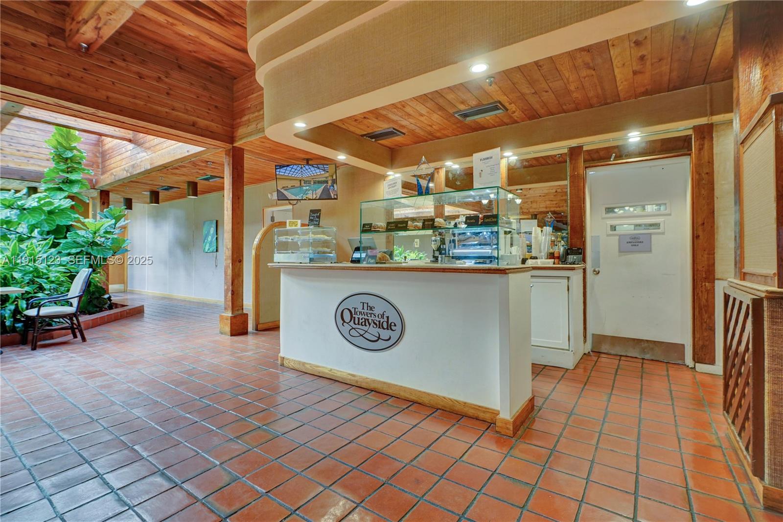 TOWERS OF QUAYSIDE - Residential