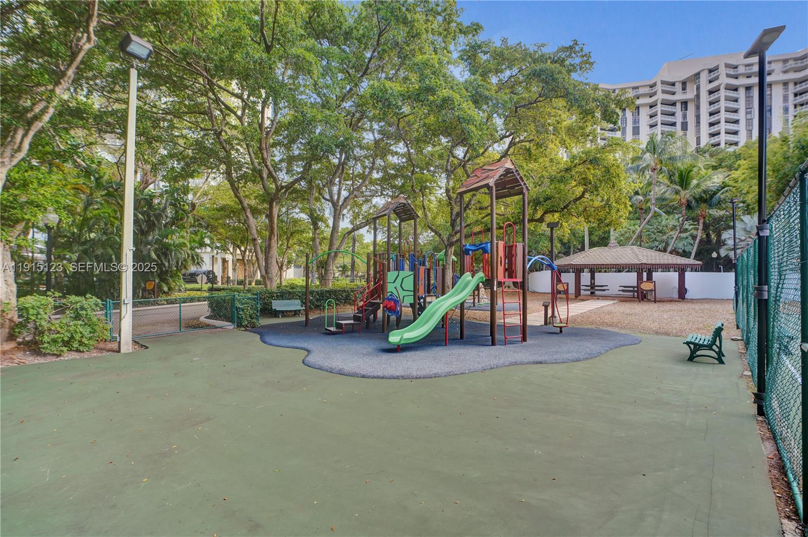 TOWERS OF QUAYSIDE - Residential