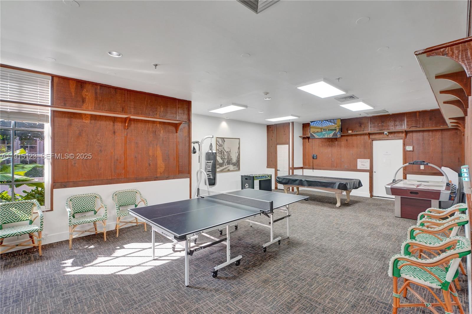 TOWERS OF QUAYSIDE - Residential