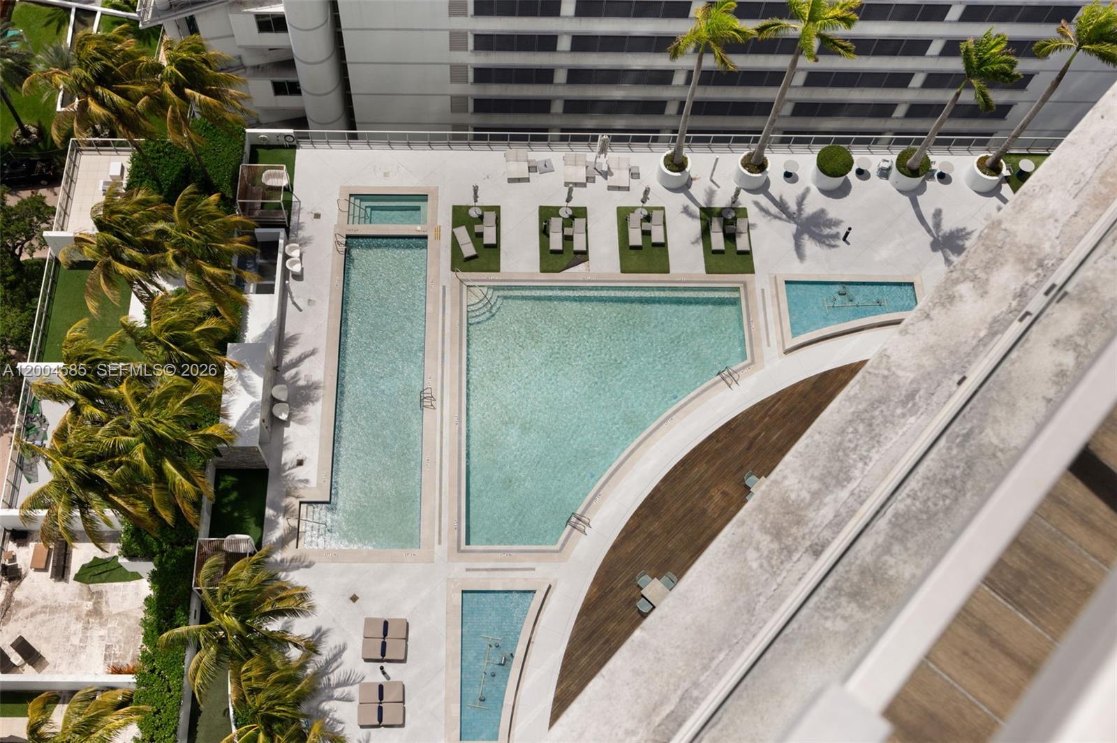 IVY CONDO - Residential