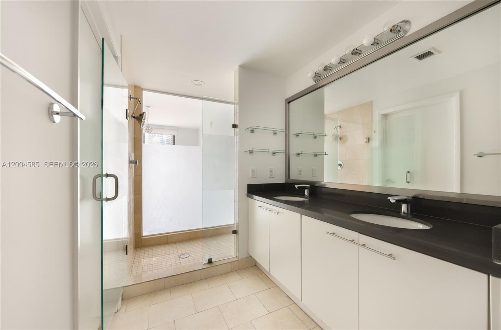 IVY CONDO - Residential