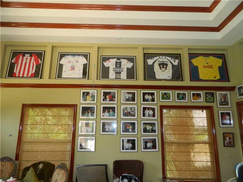 SOUTH SPRINGS HOMES - Residential