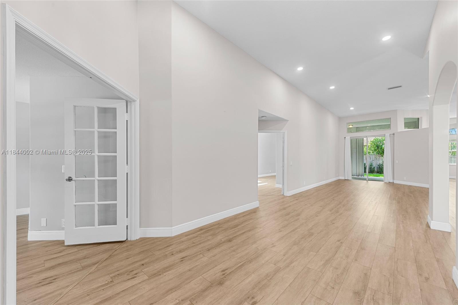 2587 Jardin Ct