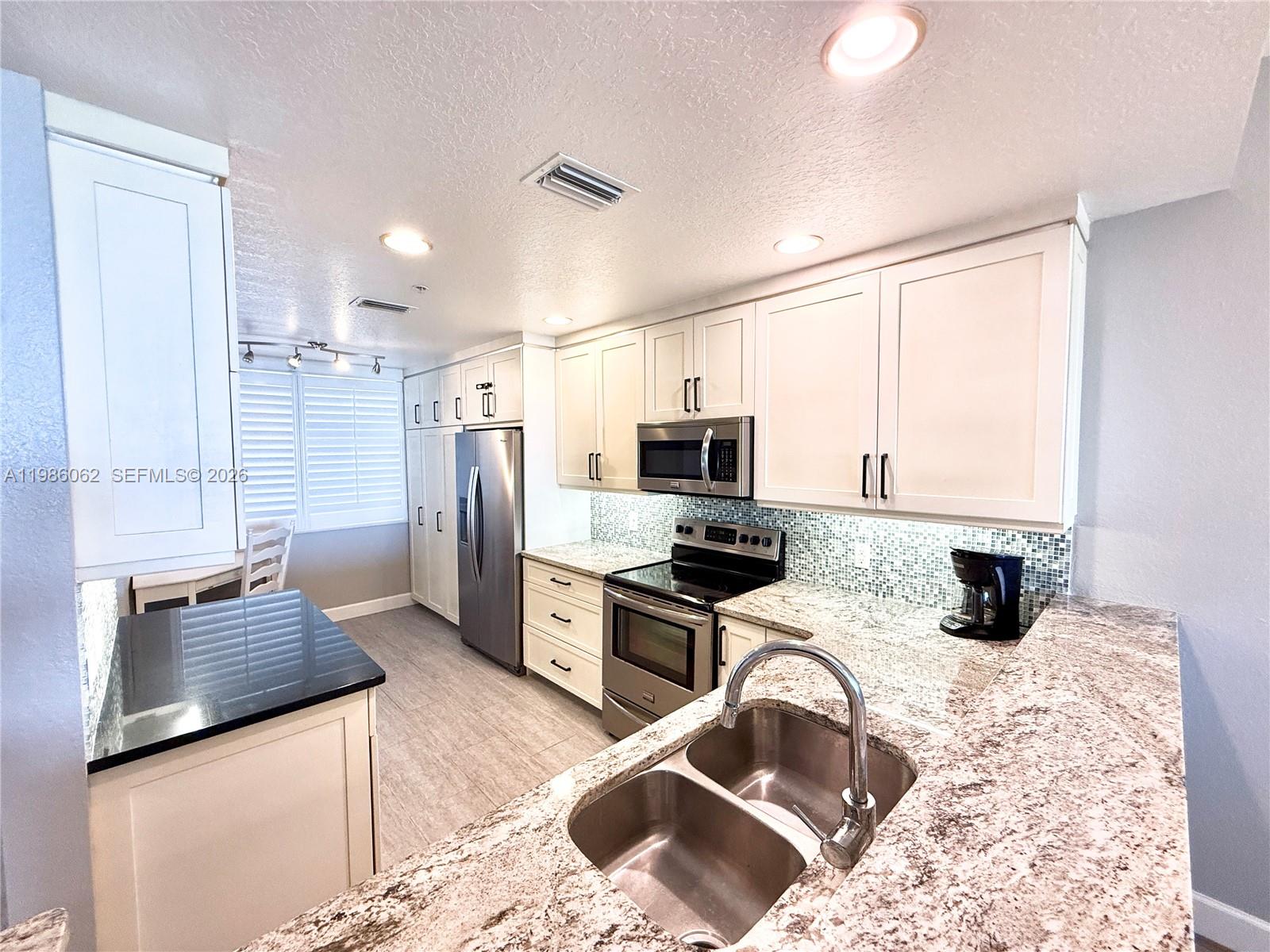 BOCA VISTA HARBOR BLDG C - Residential