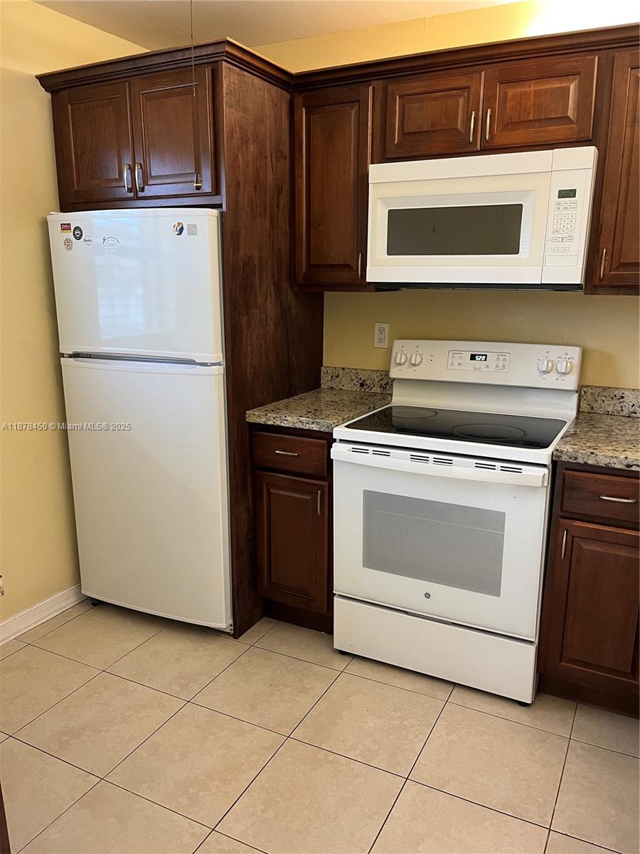 FAIRVIEW AT PEMBROKE POIN - Residential Lease