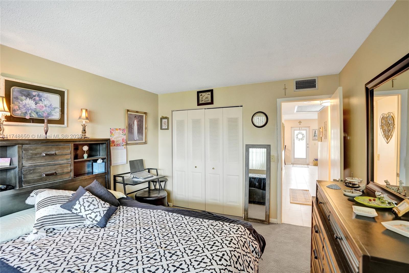 KENT CONDOS - Residential