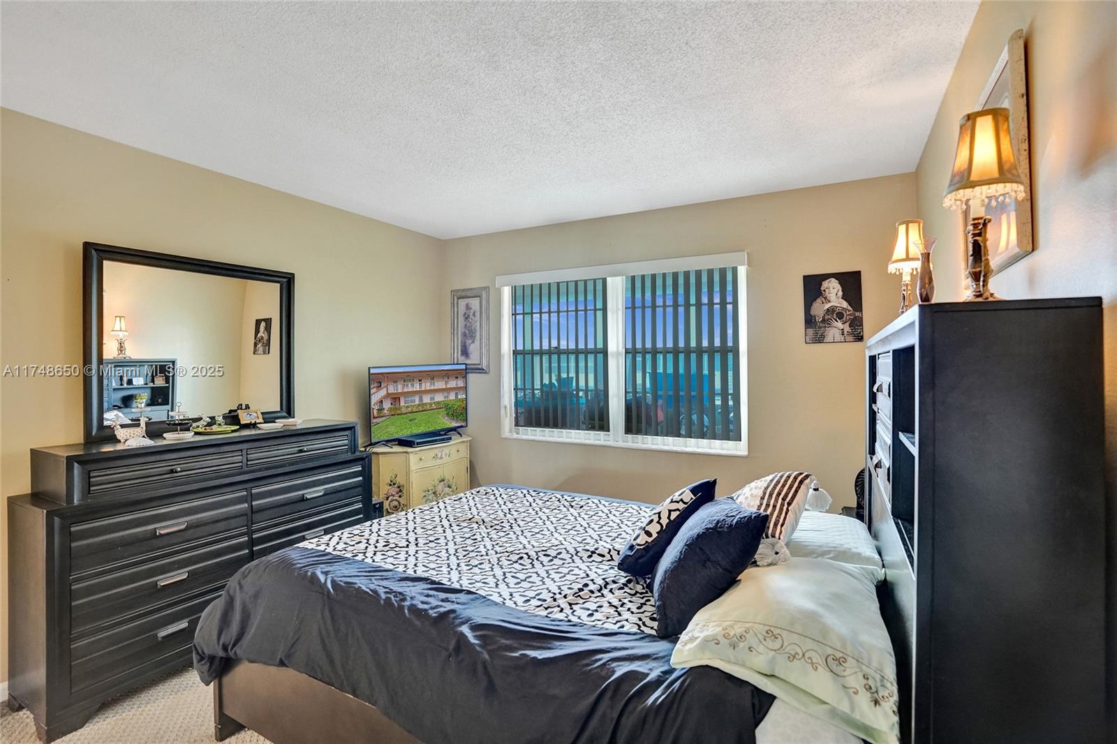 KENT CONDOS - Residential