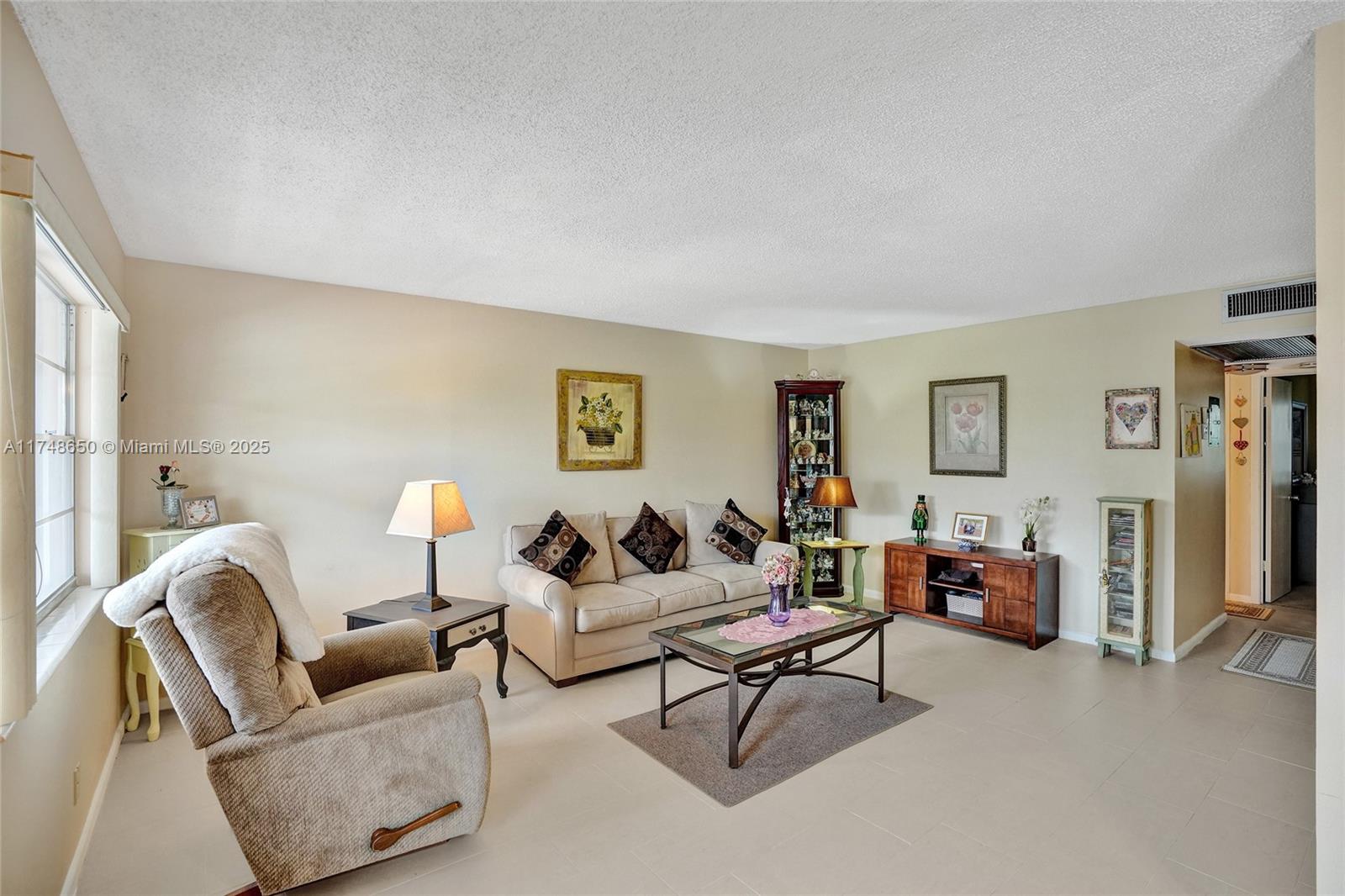 KENT CONDOS - Residential