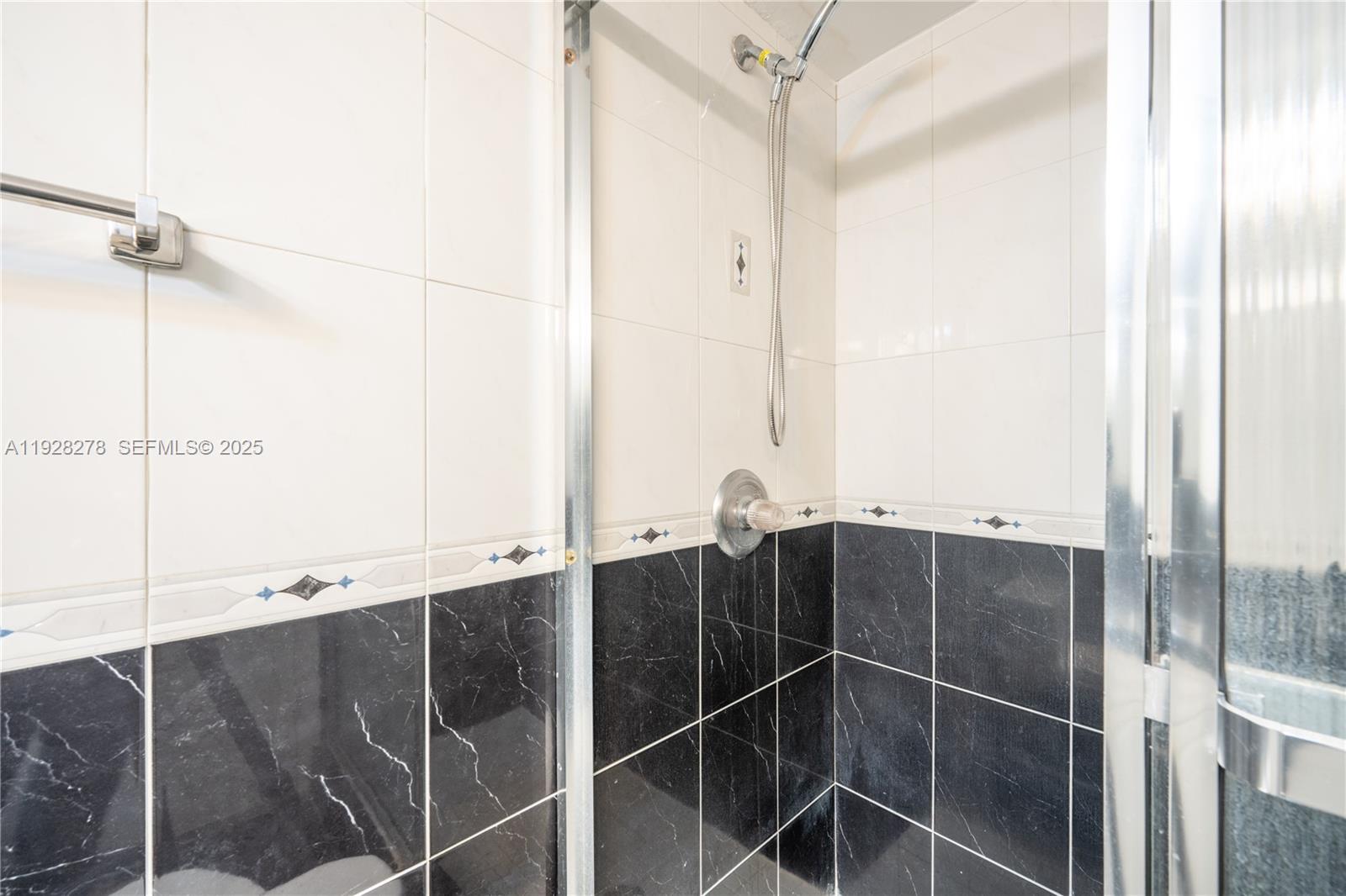 THE GRANDVIEW CONDO - Residential