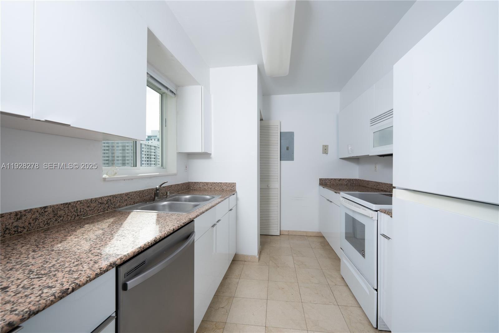 THE GRANDVIEW CONDO - Residential