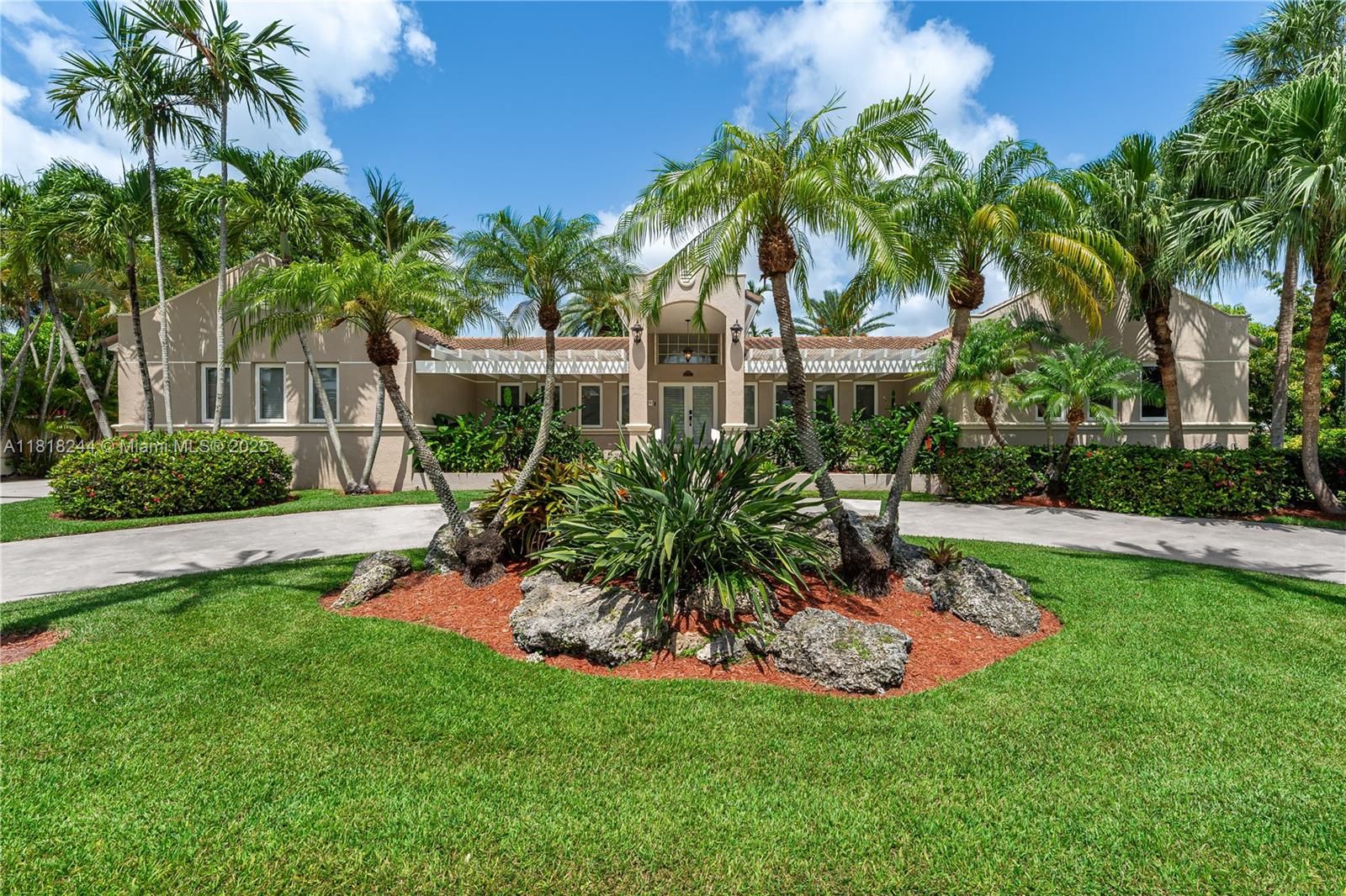 Property for Sale at 17494 Sw 83rd Ct, Palmetto Bay, Miami-Dade County, Florida - Bedrooms: 5 
Bathrooms: 4  - $2,300,000