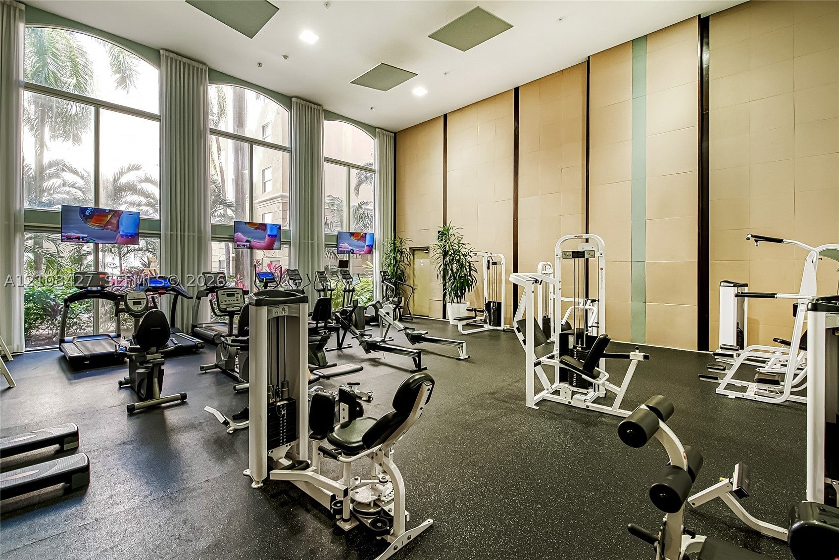 17150 N Bay Rd 2201