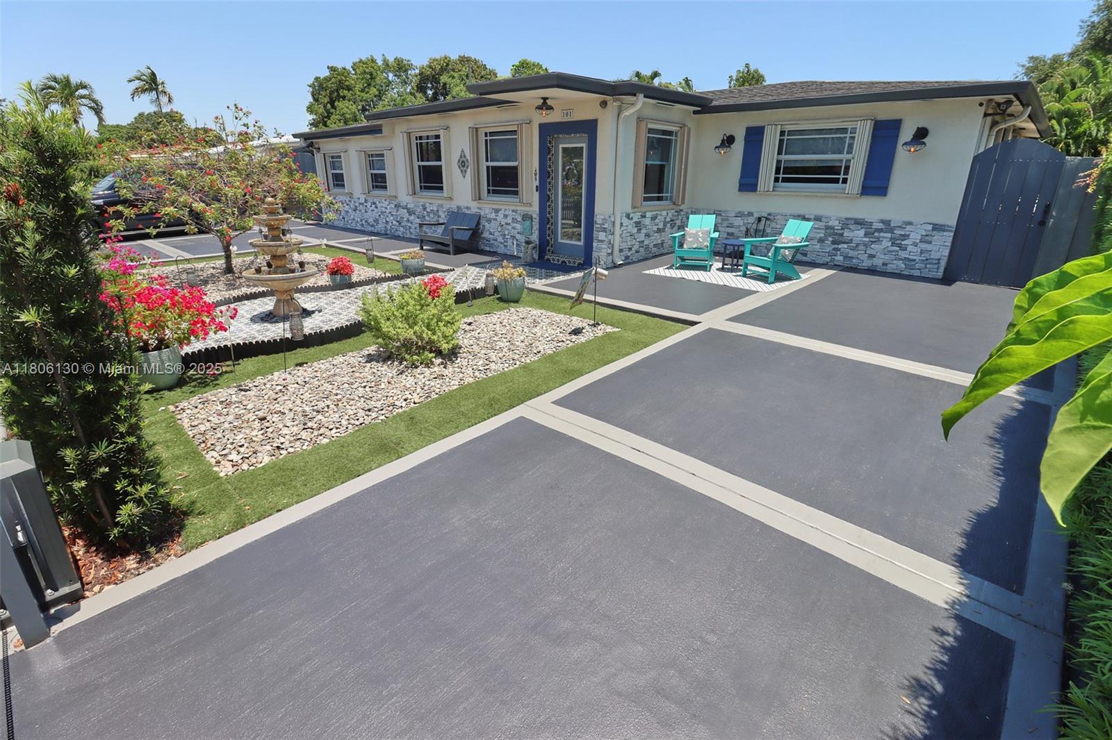 Property for Sale at 101 Ne 9th Ave, Hialeah, Miami-Dade County, Florida - Bedrooms: 4 
Bathrooms: 4  - $850,000