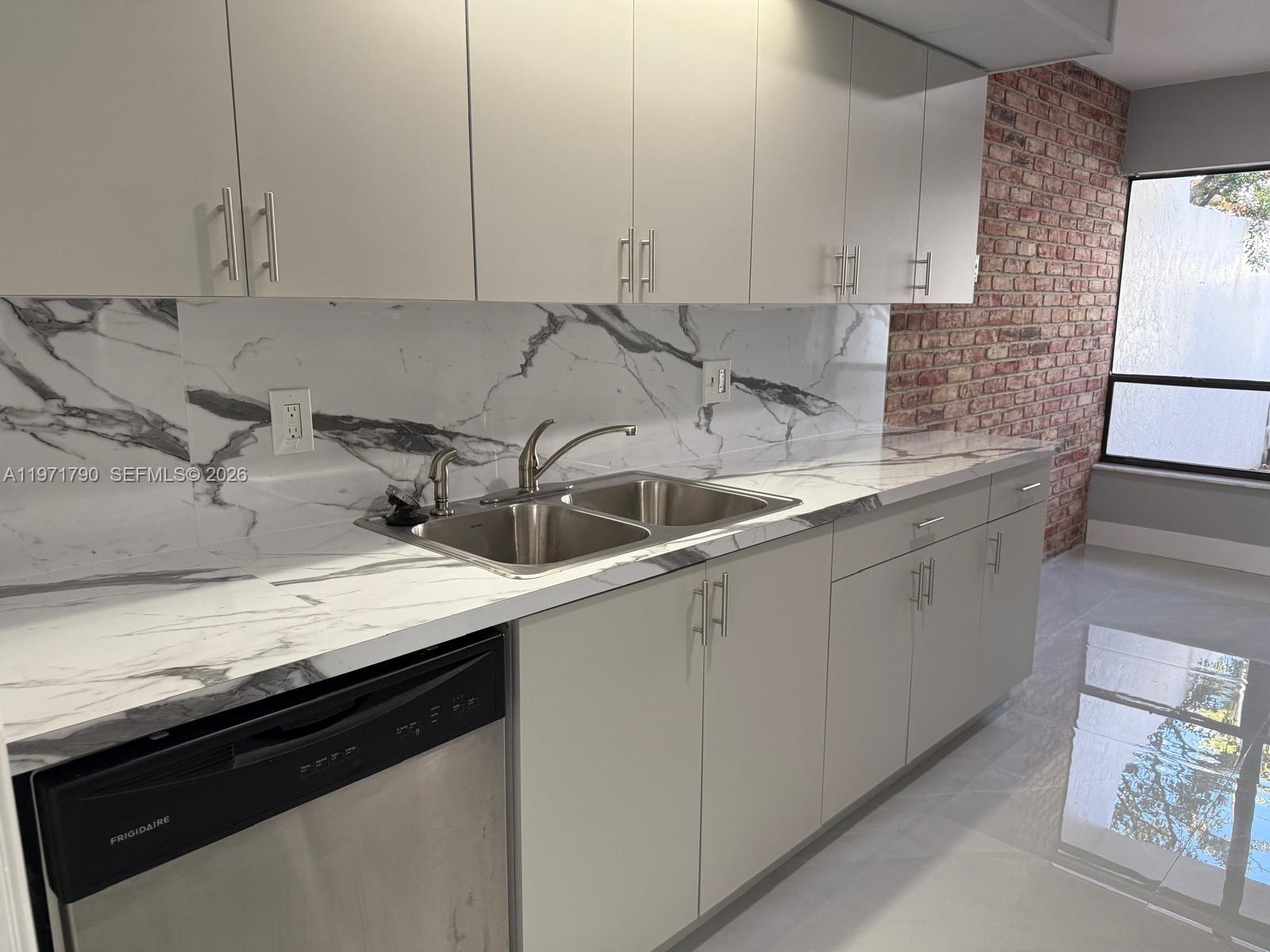 STONEHEDGE CONDO - Residential