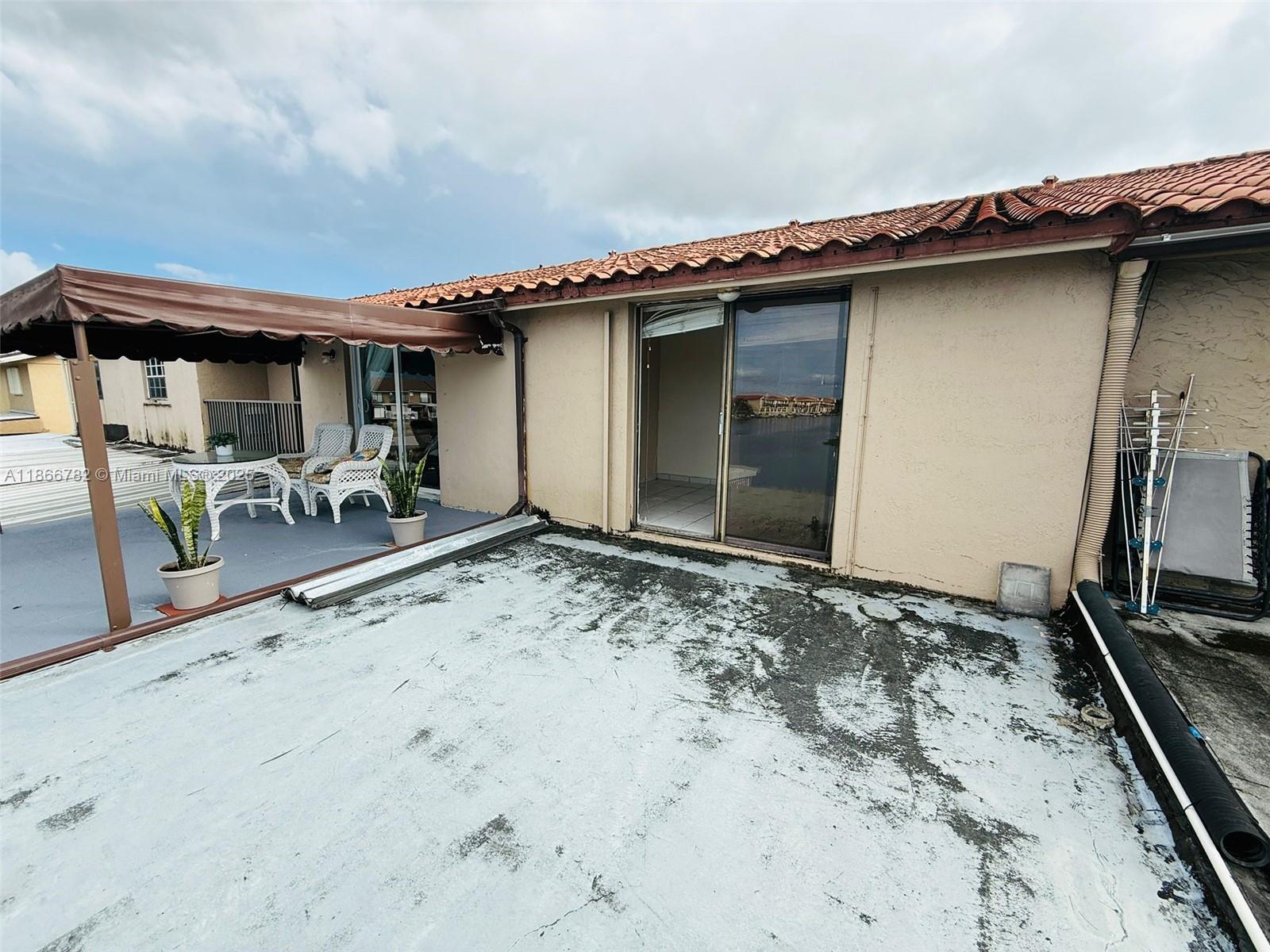 BUENAVISTA LAKES CONDO - Residential