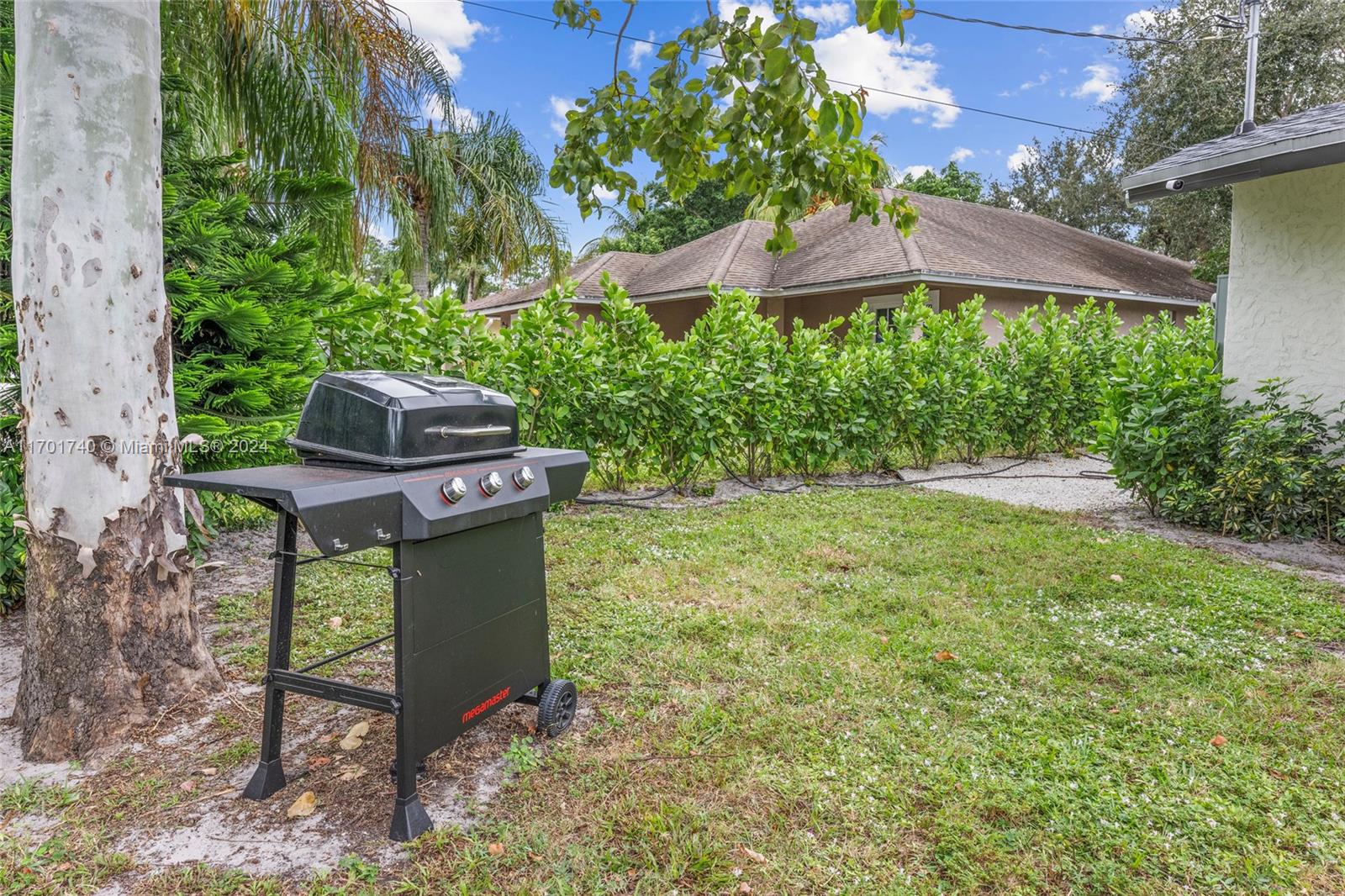ABYSSINIA PARK - Residential Lease