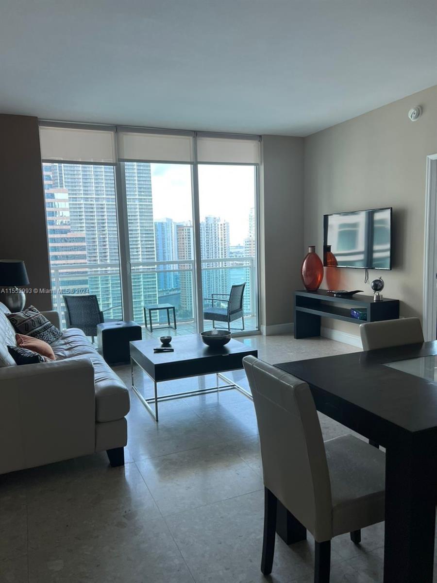 THE PLAZA 851 BRICKELL CO - Residential Lease