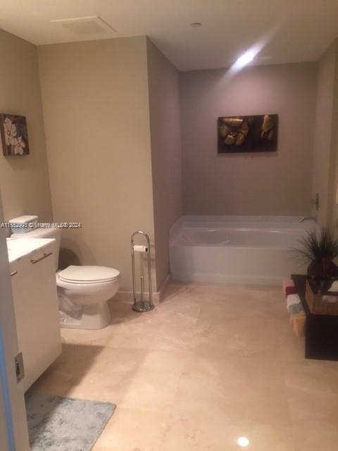 THE PLAZA 851 BRICKELL CO - Residential Lease