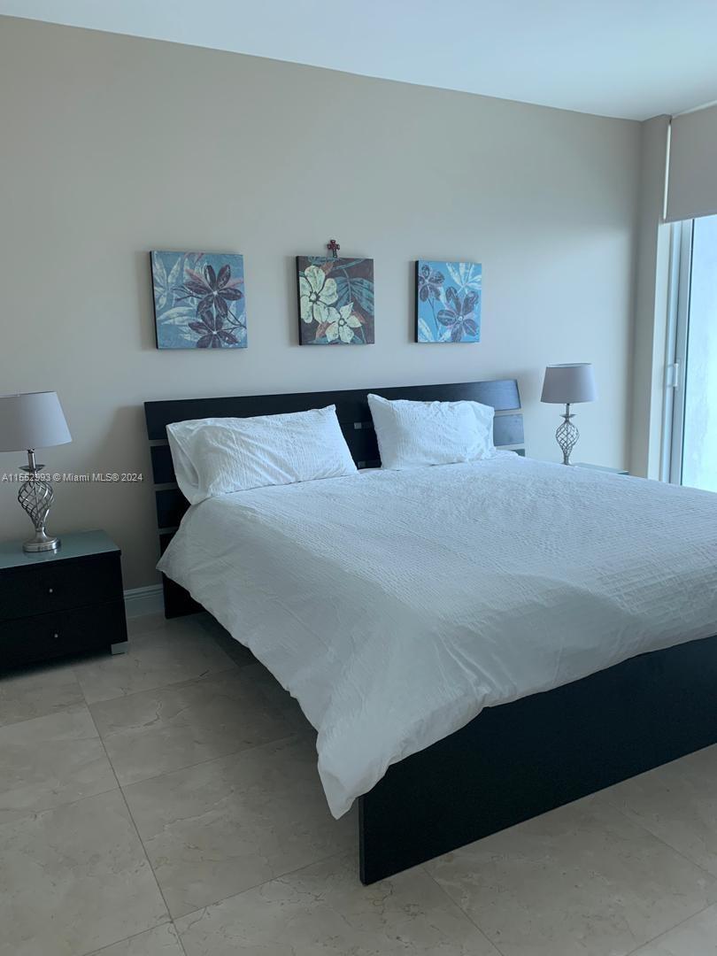 THE PLAZA 851 BRICKELL CO - Residential Lease