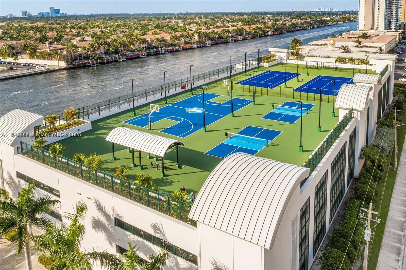 2711 HOLLYWOOD BEACH COND - Residential