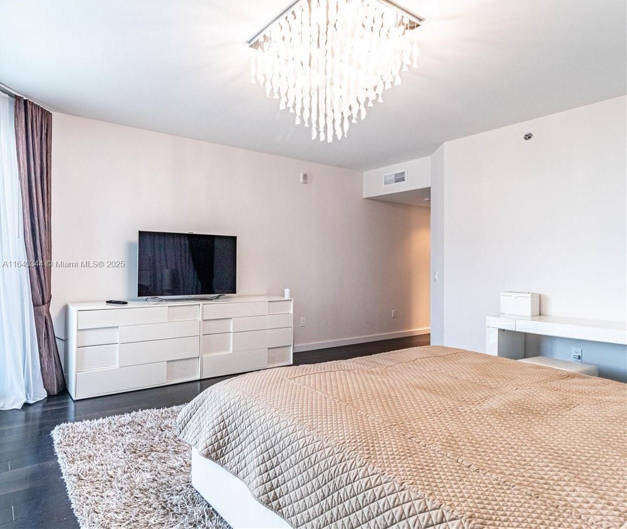 2711 HOLLYWOOD BEACH COND - Residential