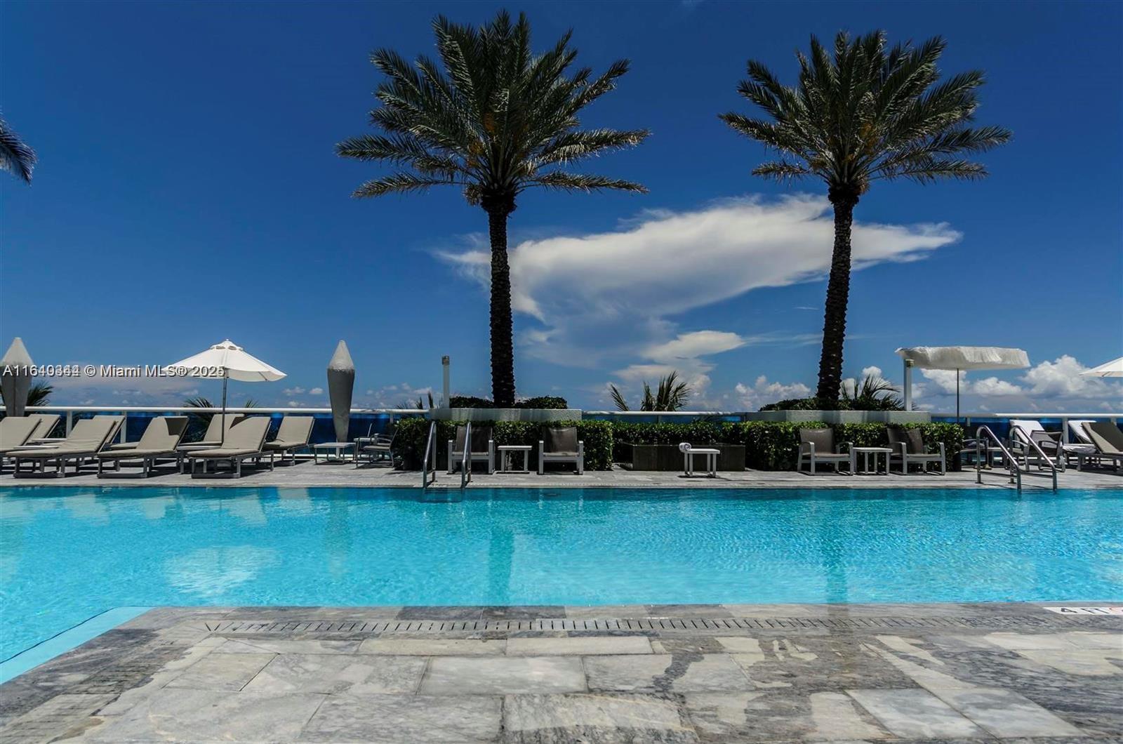 2711 HOLLYWOOD BEACH COND - Residential