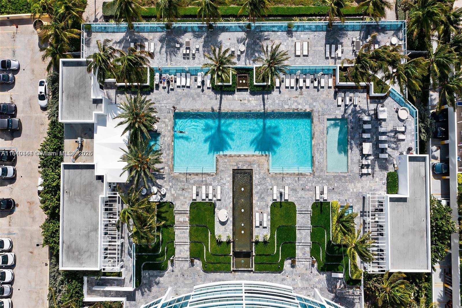 2711 HOLLYWOOD BEACH COND - Residential