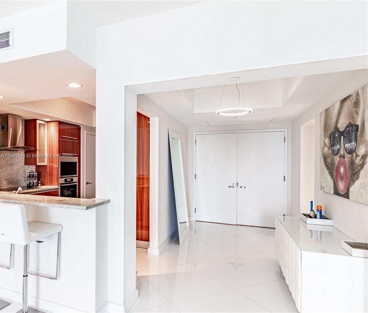 2711 HOLLYWOOD BEACH COND - Residential