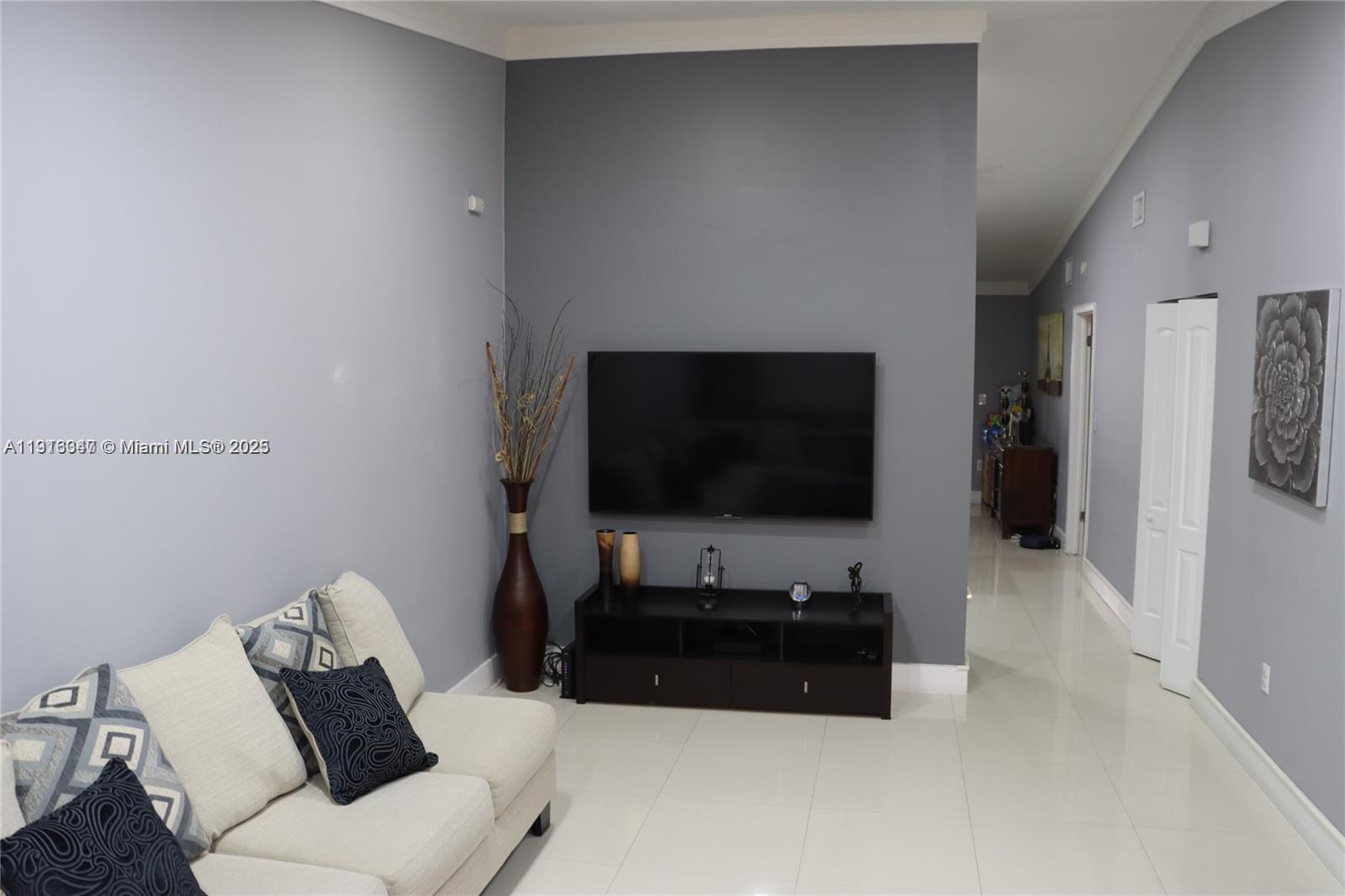 GARDENS OF EL JARDIN SEC - Residential Lease