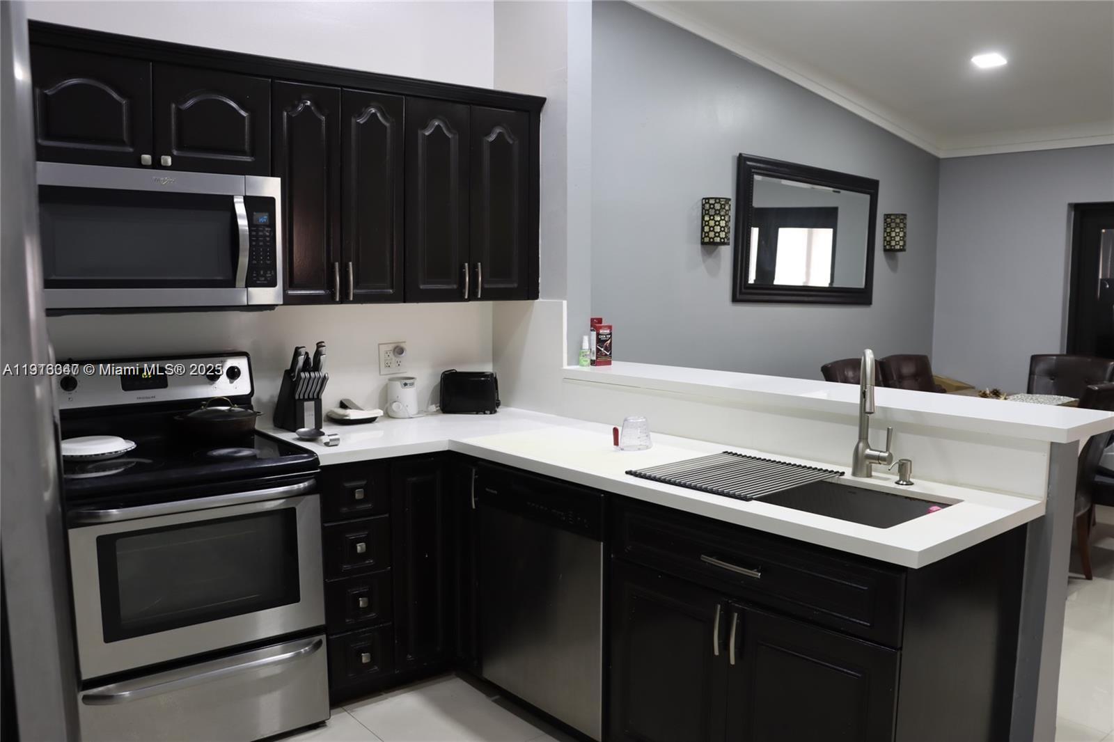 GARDENS OF EL JARDIN SEC - Residential Lease