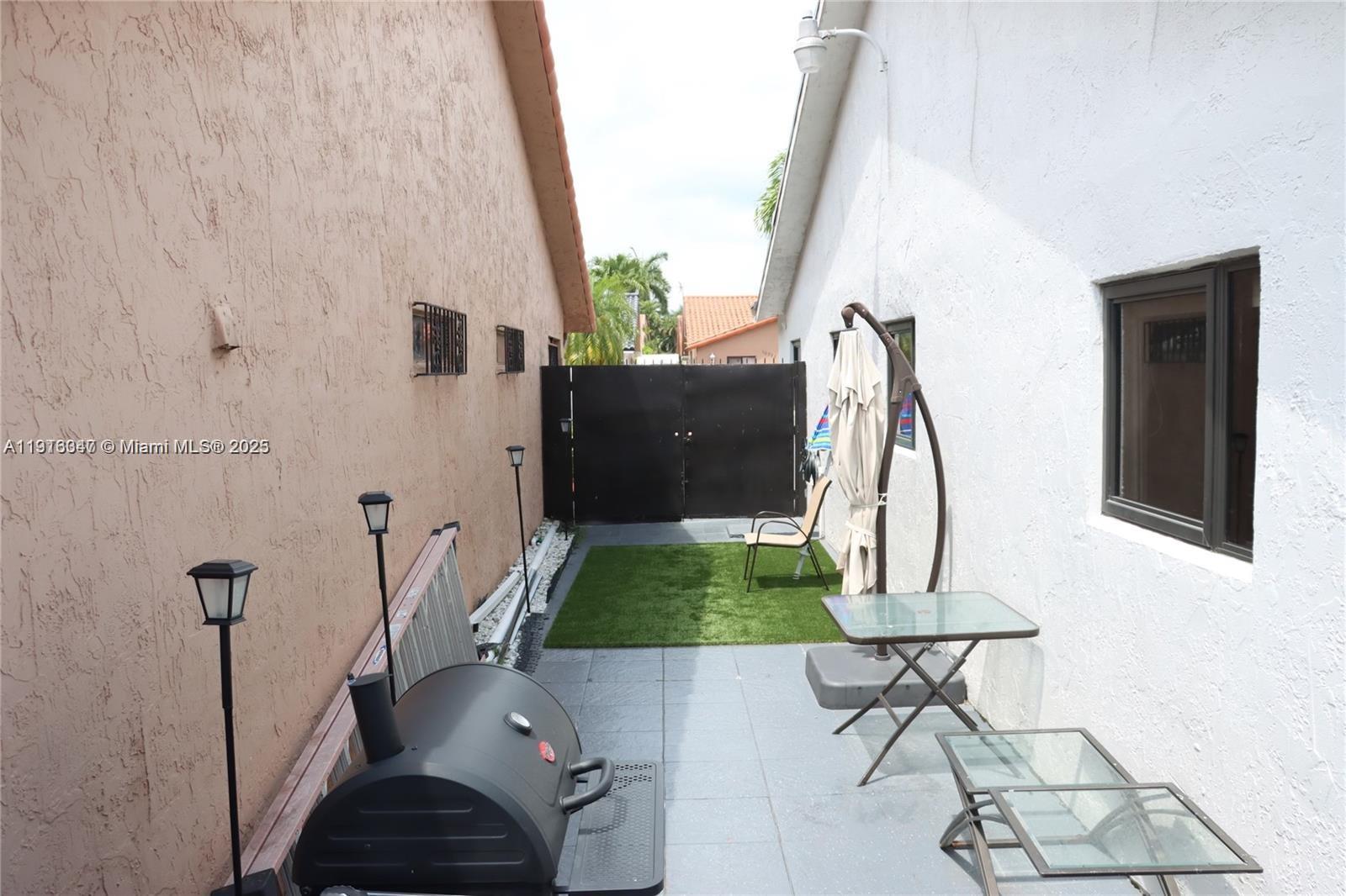 GARDENS OF EL JARDIN SEC - Residential Lease