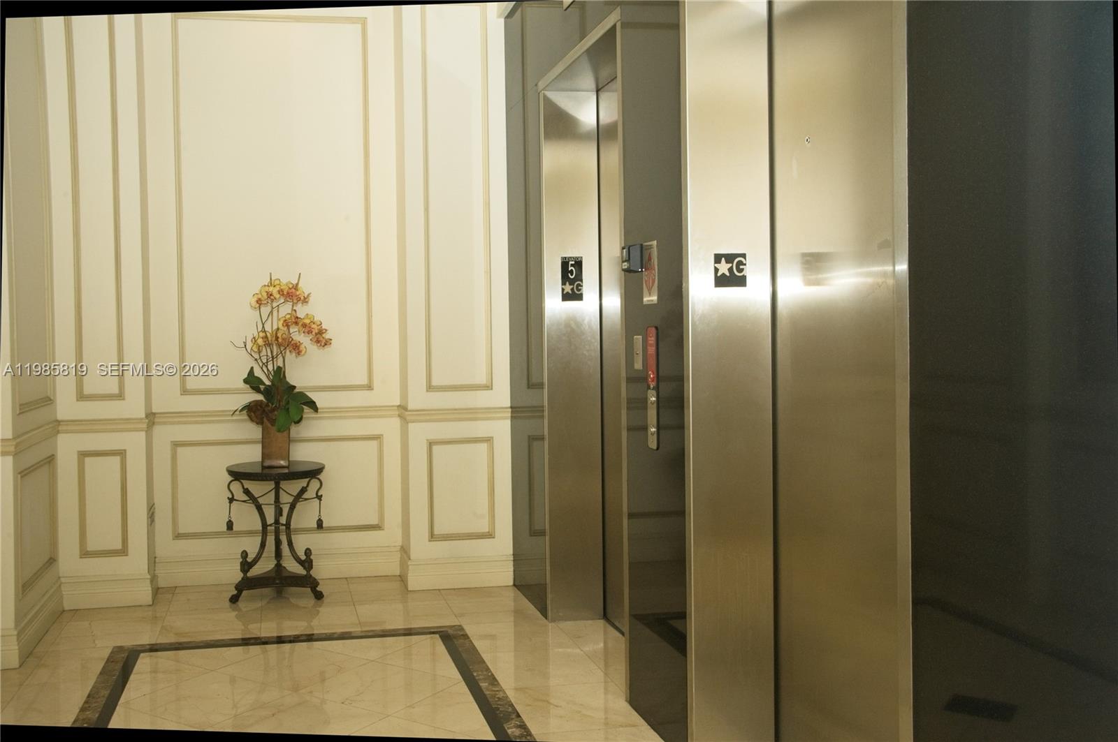 THE PONCE TOWER CONDO - Residential