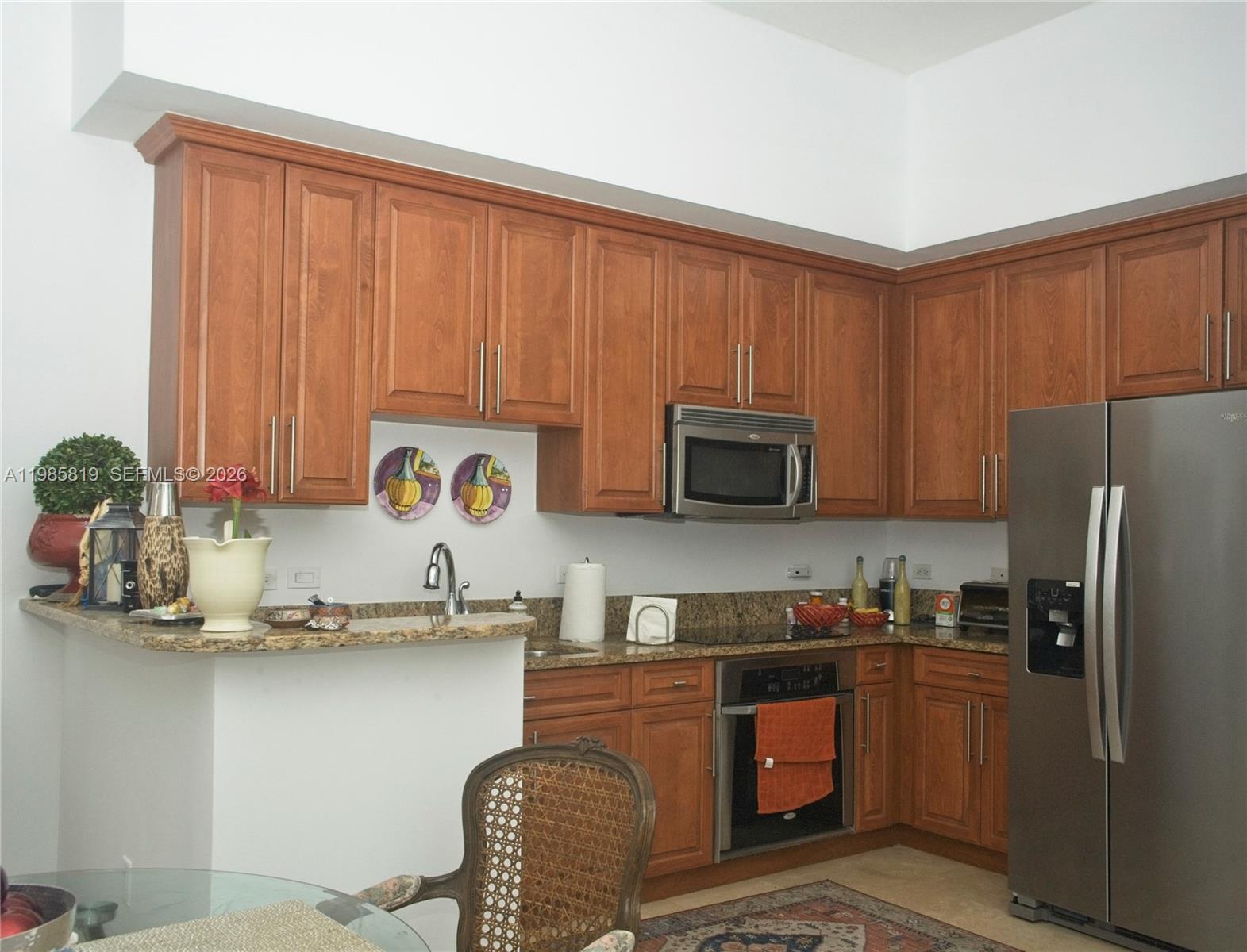 THE PONCE TOWER CONDO - Residential