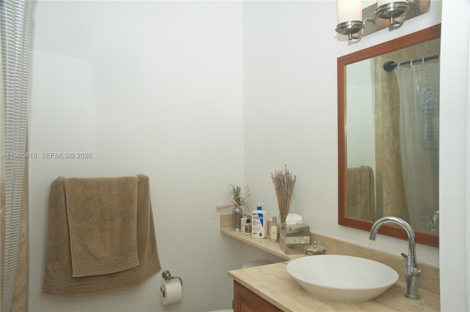 THE PONCE TOWER CONDO - Residential