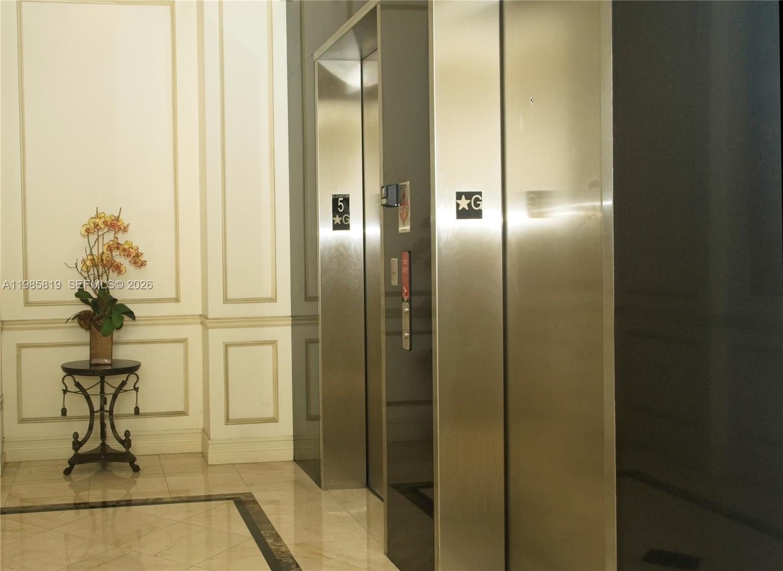 THE PONCE TOWER CONDO - Residential