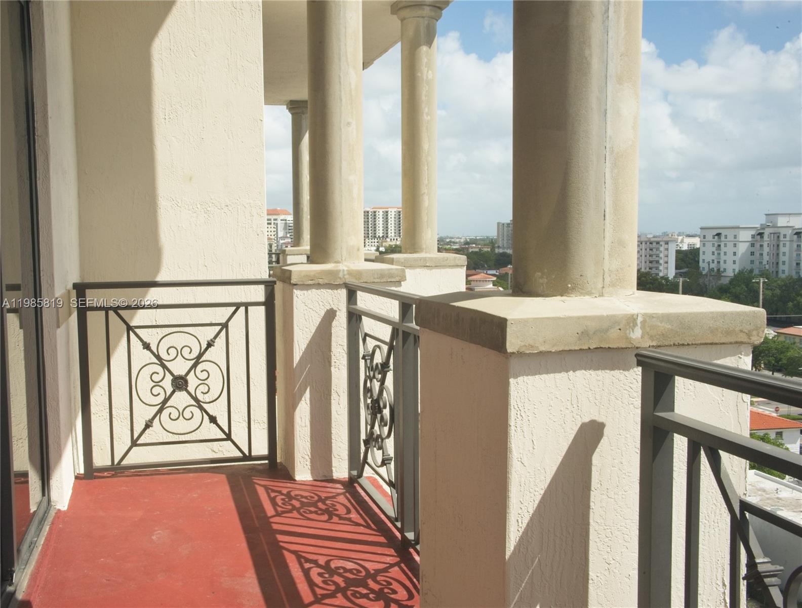 THE PONCE TOWER CONDO - Residential
